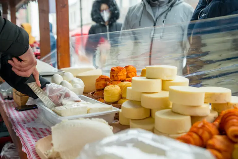 Târgul lunar de la Sfântu Gheorghe: produse locale fresh