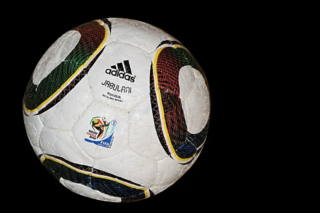 Adidas Superstar revine cu o campanie spectaculoasă - Timp liber (Stock photo)
