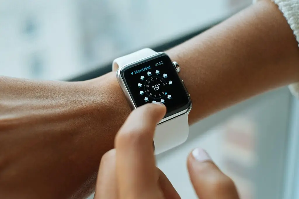 Am renunțat la conexiunea LTE pe smartwatch și mă simt liberă - Corp sănătos (Stock photo)
