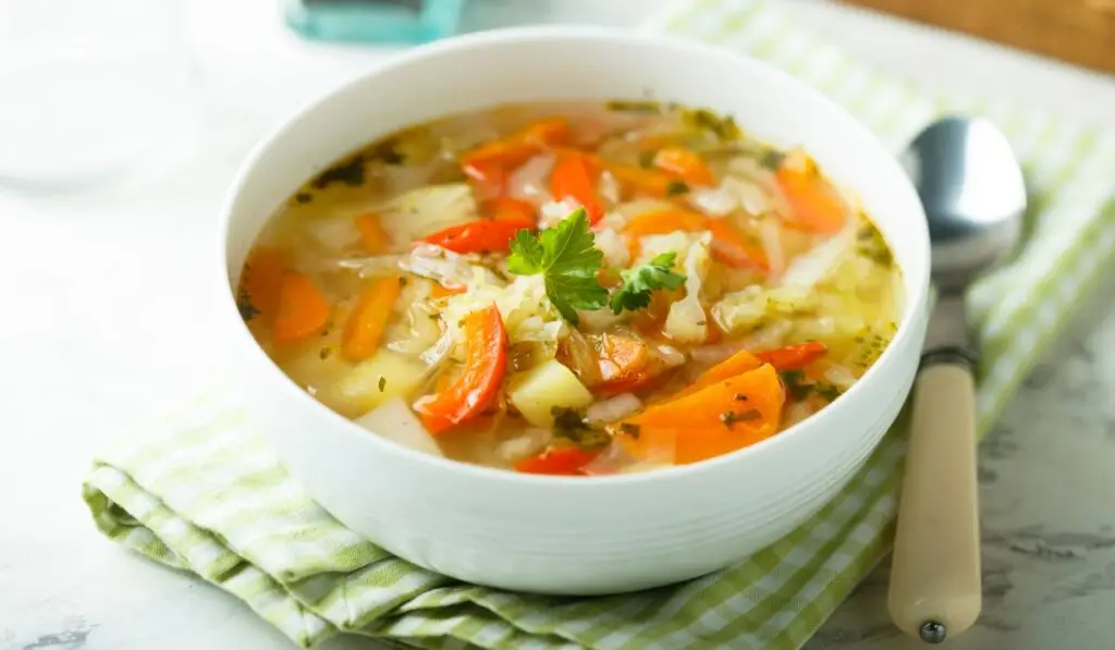 Ciorbă de castraveți murați ca la bunica - Corp sănătos