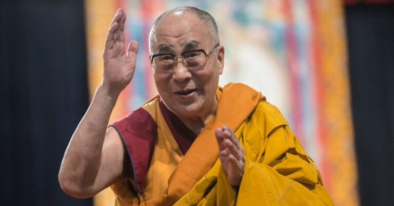 Rutina de dimineață a lui Dalai Lama: 5–7 minute pentru liniște și claritate