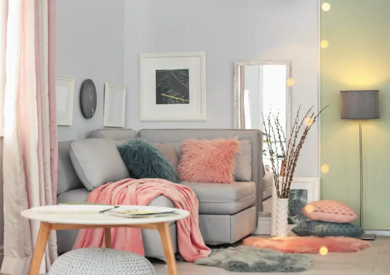 Living mic, dar aerisit: 7 ajustări care schimbă complet atmosfera