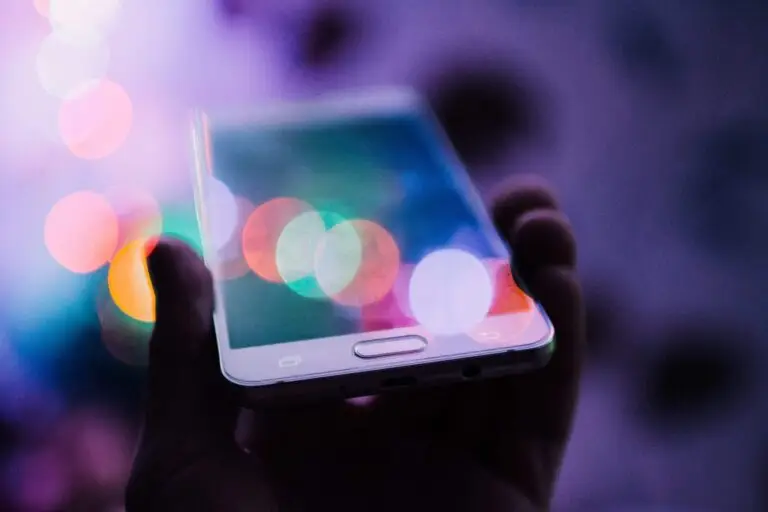 W.A.I.T. – metoda care te salvează de postări regretate
