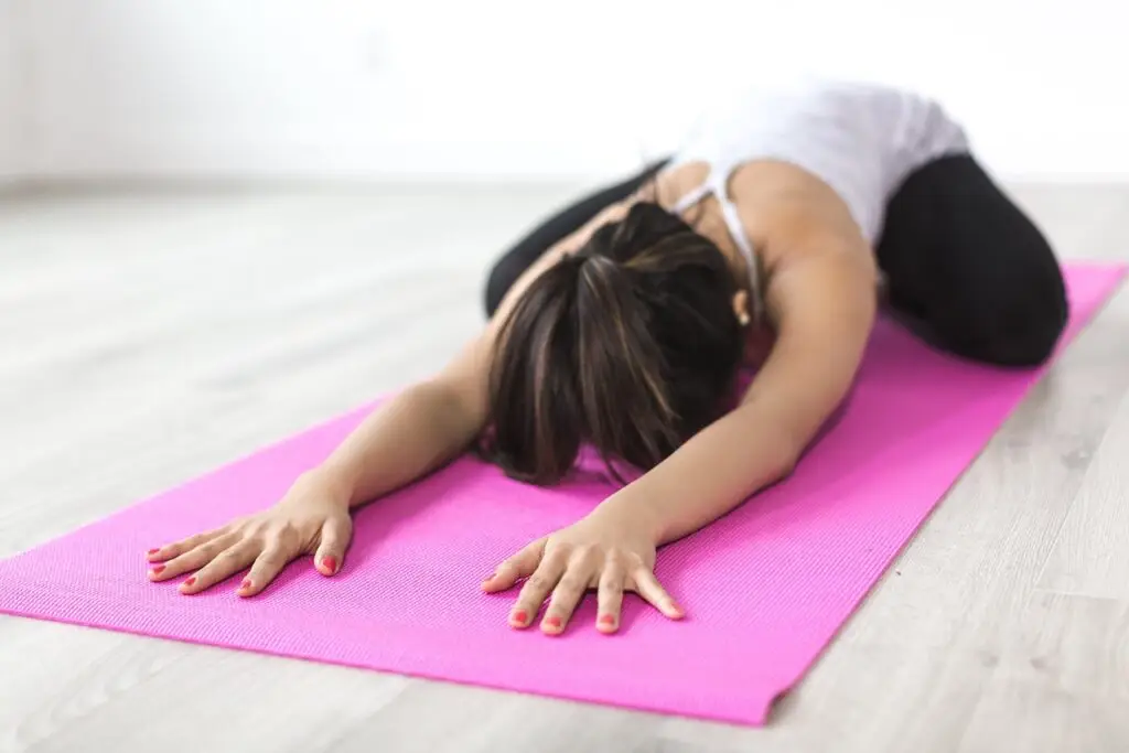 Yoga matinală în parcurile din Montgomery pentru un sezon plin de energie - wellness (Stock photo)