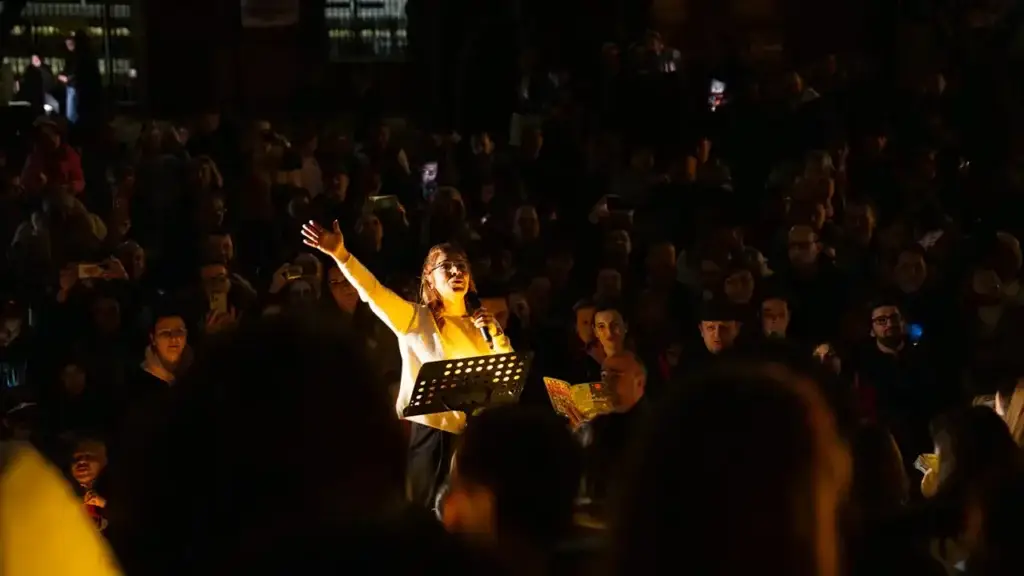 25.000 de copii din Cantus Mundi cântă pentru Ora Pământului - Timp liber