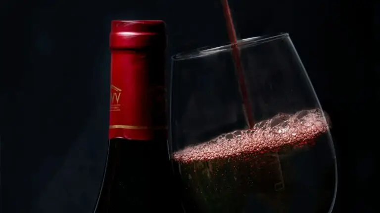 Cum să alegi vinul perfect la restaurant fără stres