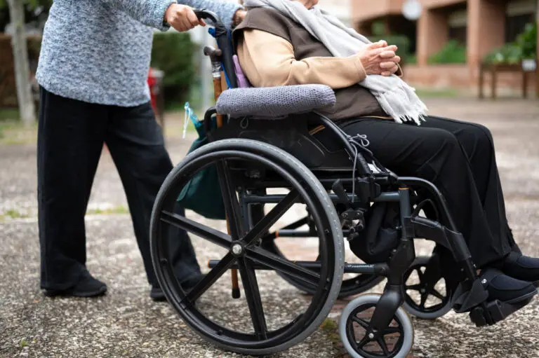 Îngrijitoarea care a primit 630.000 euro de la pacientul ei