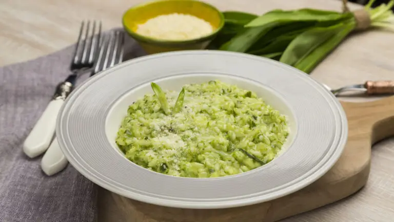 Risotto cu leurdă: rețeta cremoasă de primăvară
