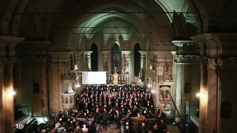 Seri de muzică și reflecție la Filarmonica Brașov