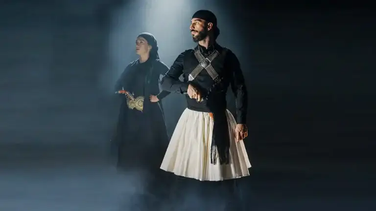 Spectacol de dansuri grecești la Brașov: o seară magică