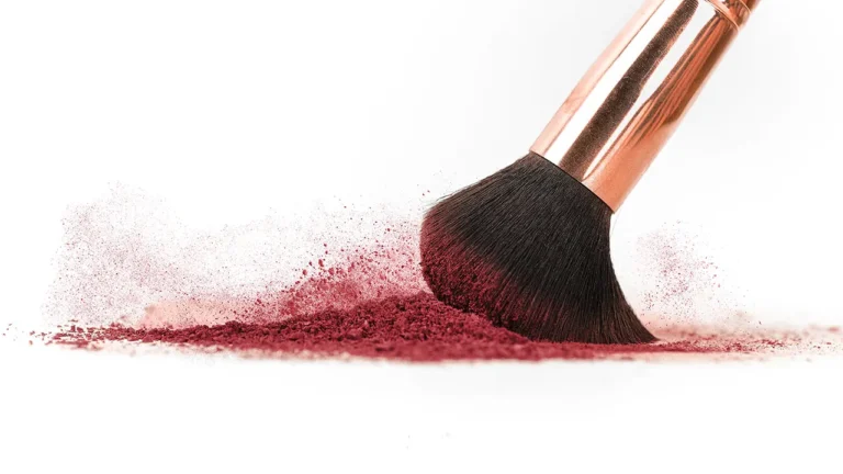 Trenduri de beauty primăvară-vară 2026: joacă-te cu frumusețea