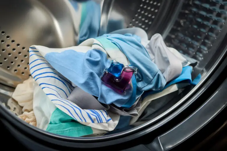 Trucul simplu care elimină mirosul neplăcut din prosoape