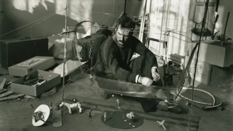 Alexander Calder și arta echilibrului perfect în viață