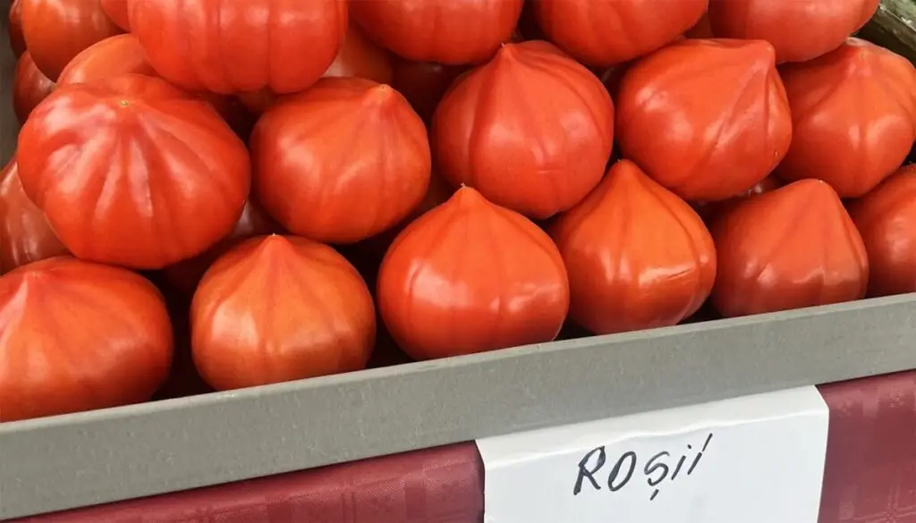 Cât costă roșiile în Piața Obor înainte de Paște - Corp sănătos