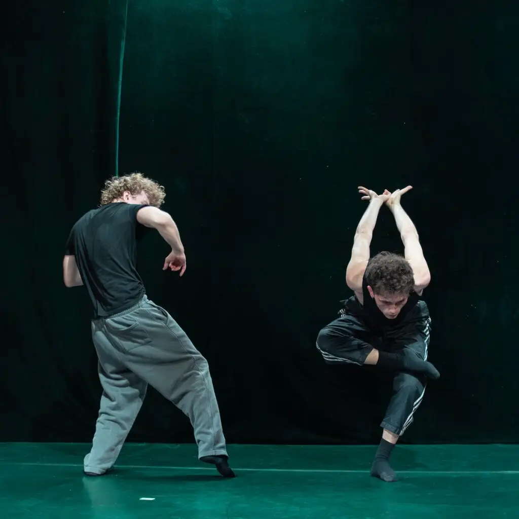 De ce teatrul poate fi cel mai bun antidot la manipulare - Corp sănătos