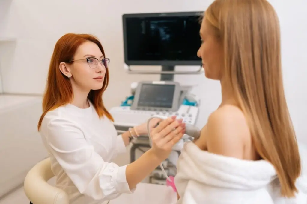 Ecografie mamară pentru sâni denși: ce trebuie să știi - wellness