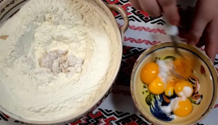 Ecuația cozonacului: cât lapte și câte ouă la 1 kg făină