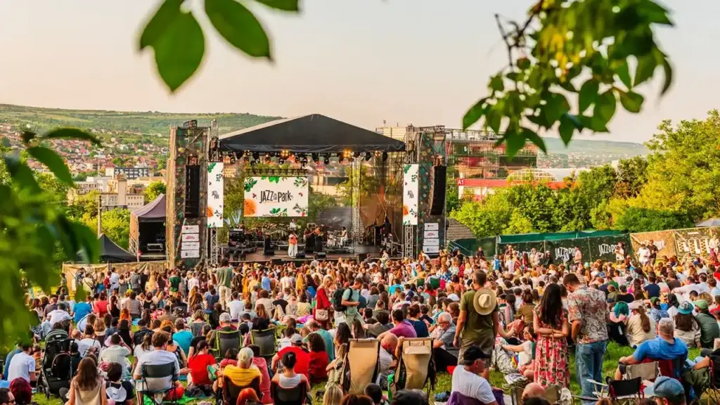 Jazz in the Park 2026 aduce la Cluj pe Arooj Aftab și Ghost-Note - Timp liber