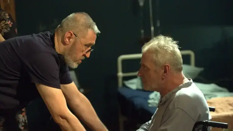 Jocul luminii: un film magic între cinema și teatru din 6 mai