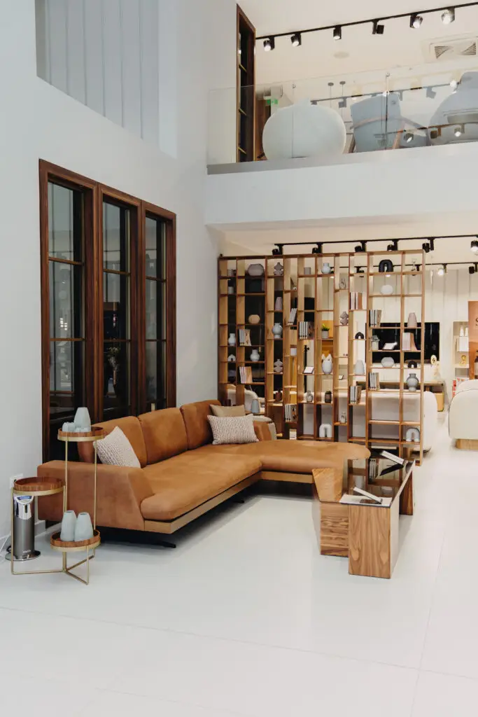 Nill's Furniture deschide showroom de 1000 mp la Craiova - Corp sănătos