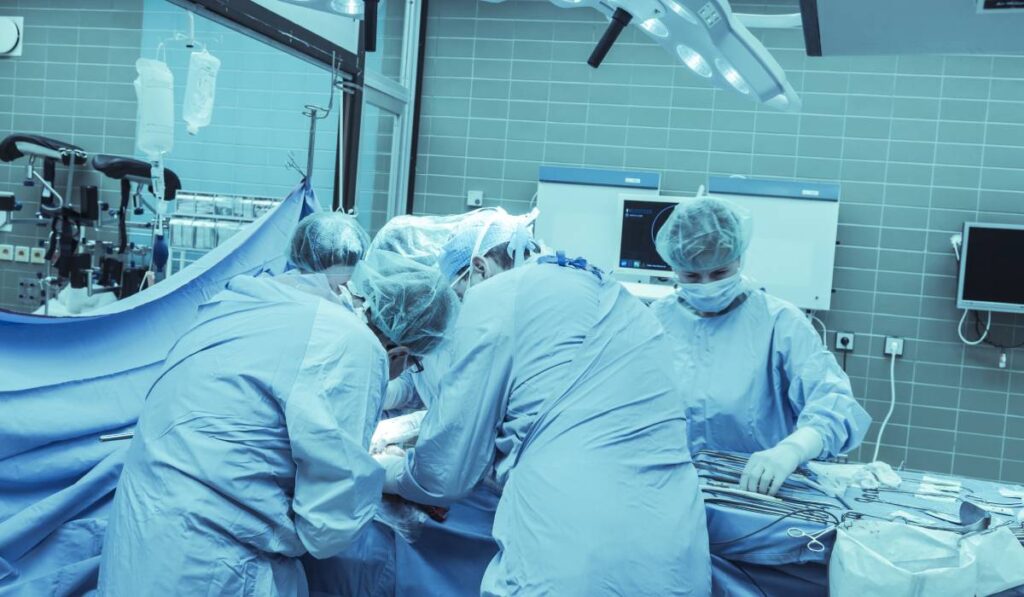 Oboseala extremă și respirația greoaie pot semnala cancer de colon - Corp sănătos