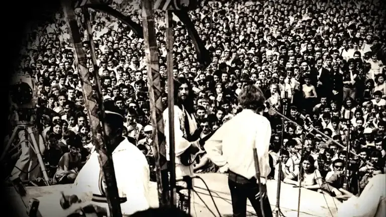 Phoenix – Povestea: documentarul care readuce la viață legenda rock-ului românesc