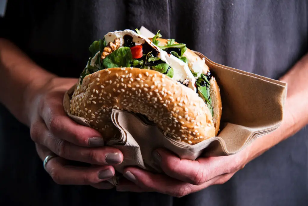 Bagels pufoși de casă în 30 de minute – rețeta simplă - Corp sănătos