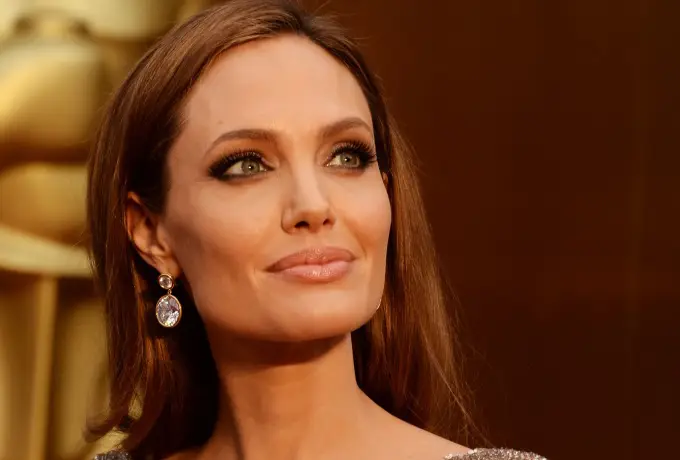 Ce spune Angelina Jolie despre trădare și cum ne ajută - Familie fericită