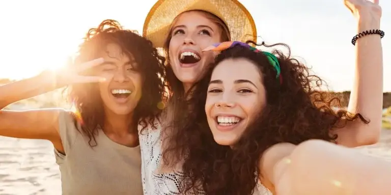 Prietenia feminină vs. masculină: care e mai puternică?