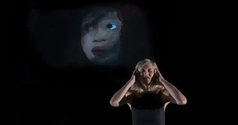 Prietena mea genială ajunge spectacol la Teatrelli