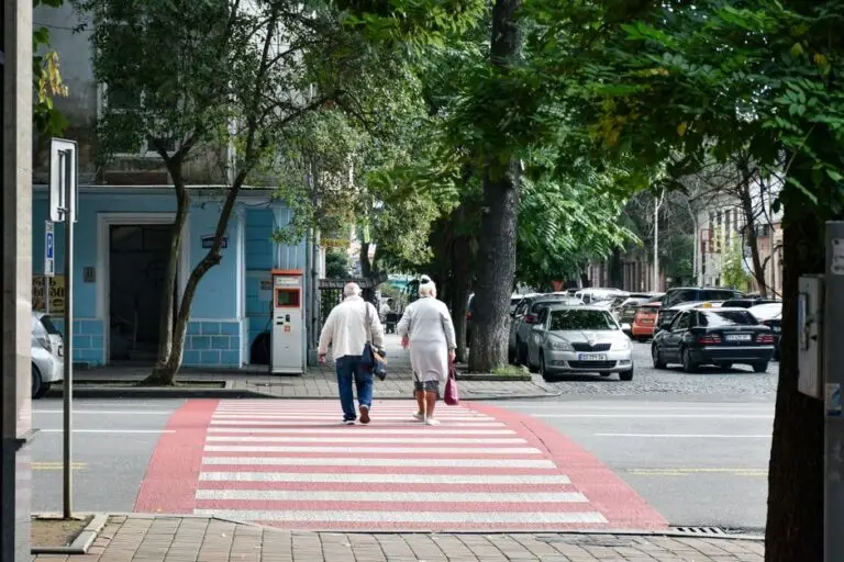 Semnale de alarmă la părinții vârstnici pe care nu trebuie să le ignori niciodată