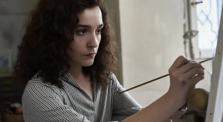 Leonora în lumina dimineții ajunge în cinematografe