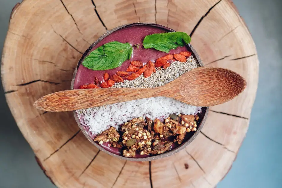 Bol Açaí cu Iaurt Grecesc, Afine și Granola de Casă