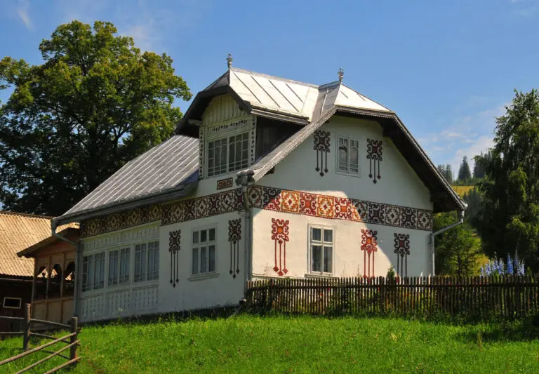 Satul din Bucovina care vindecă sufletul prin frumusețe