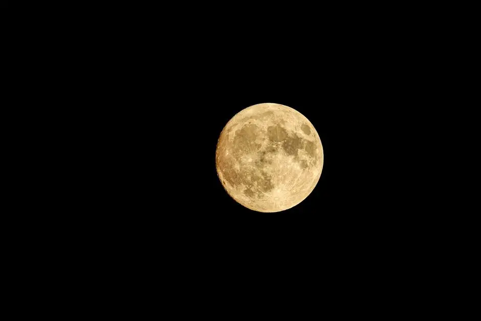 Luna Plină din iulie și somnul tău: ce se întâmplă cu adevărat și cum te poți odihni mai bine — Photo: Francesco Ungaro (Pexels)