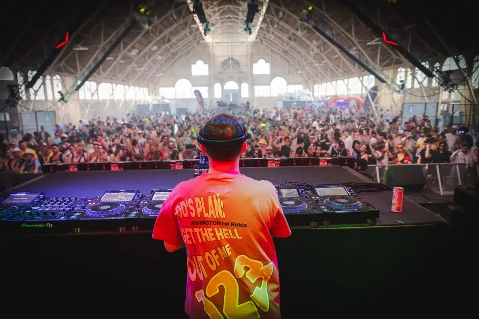 UNTOLD 2026 devine primul festival european cu investigații medicale gratuite. Ce servicii pot accesa participantele — Photo: Jeremy Li (Pexels)
