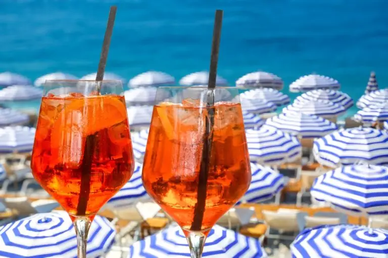 Alcool și canicula: o combinație riscantă pentru corpul tău