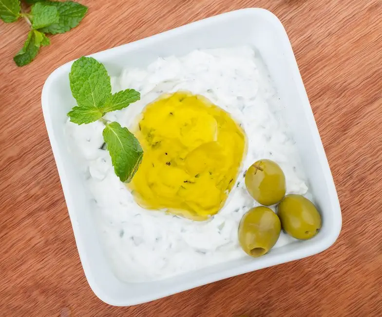 Supă Rece de Castravete și Avocado cu Iaurt și Mentă