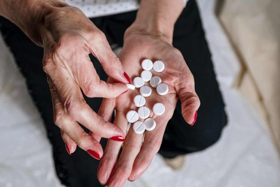 Medicamente comune care pot afecta memoria după 60 de ani. Ce trebuie să știi despre efectul anticolinergic — Photo: cottonbro studio (Pexels)