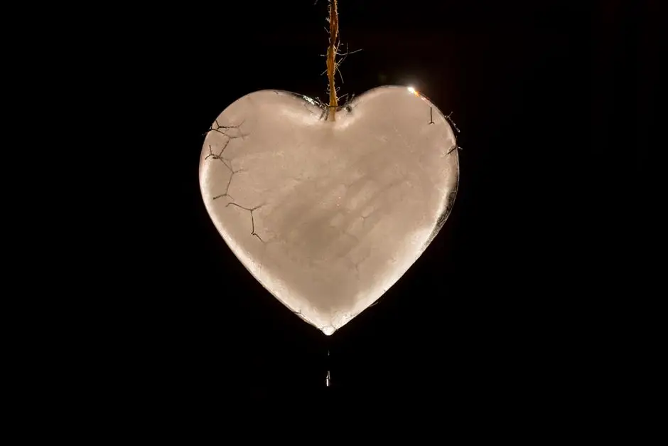 Te trezești transpirat și cu inima bătând puternic noaptea? Poate fi un semn de alarmă legat de glicemie — Photo: Jan van der Wolf (Pexels)
