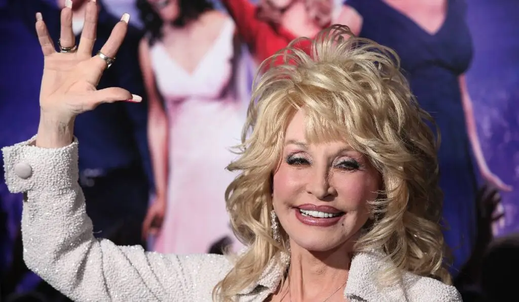 Dolly Parton a murit la 80 de ani, după o luptă cu cancerul - Corp sănătos