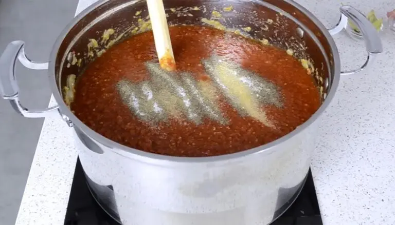 Ingredientul secret care echilibrează gustul zacuștii