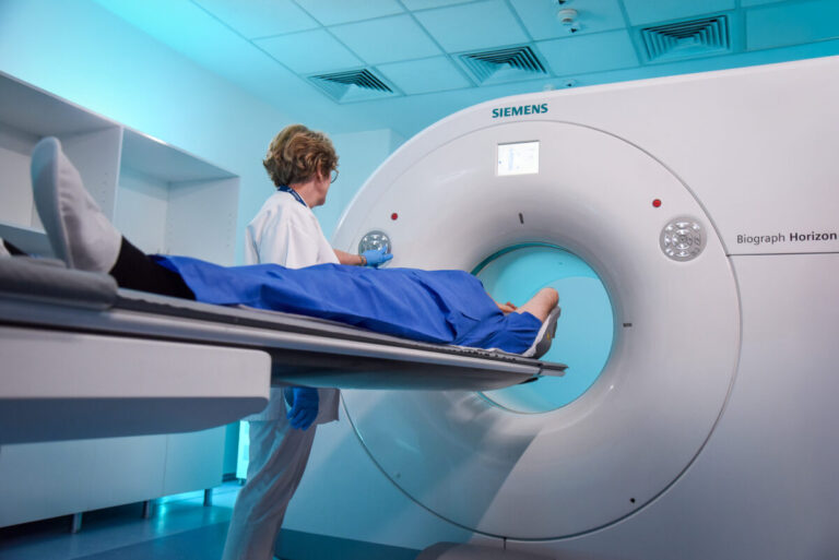 PET-CT PSMA: investigația care ghidează tratamentul în cancerul de prostată