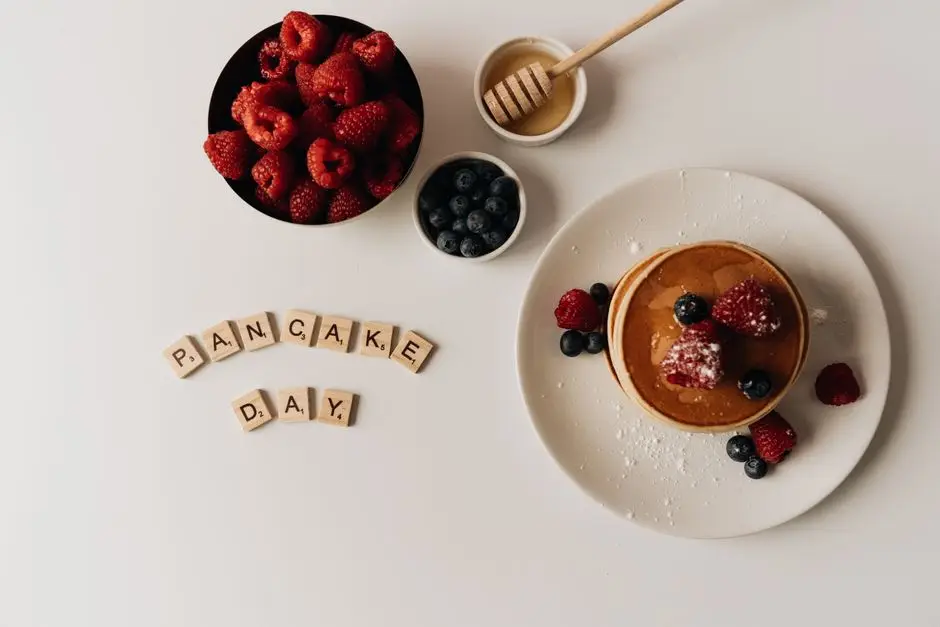 Pancakes de Hrișcă cu Afine Proaspete și Miere de Salcâm