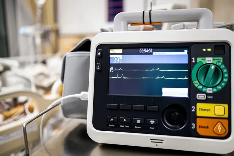 Puls sub 60: când e semn de inimă sănătoasă, când e alarmă