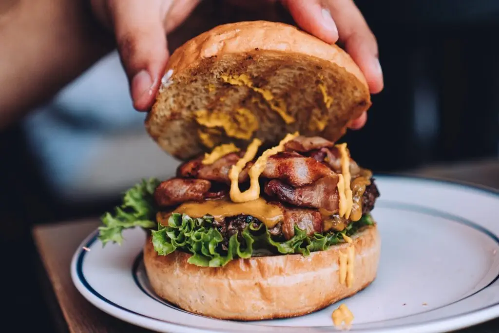 Secretul unui burger suculent, făcut acasă ca la restaurant - Corp sănătos