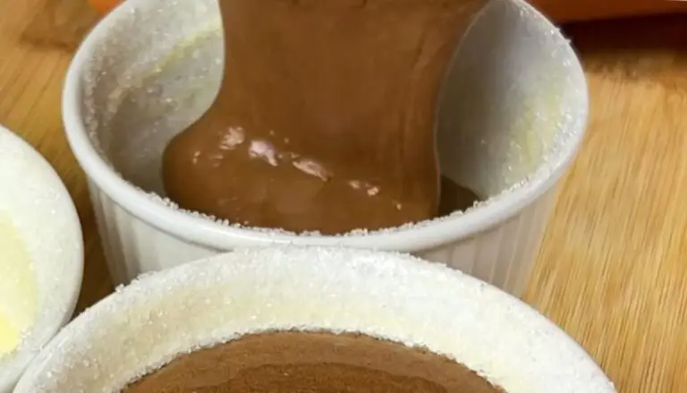 Sufleu de ciocolată din 2 ingrediente, gata în 20 de minute
