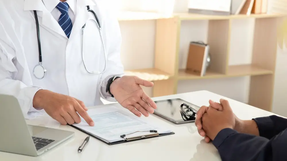 Asigurare medicală 2026 fără venituri: cât costă și cum plătești - Corp sănătos