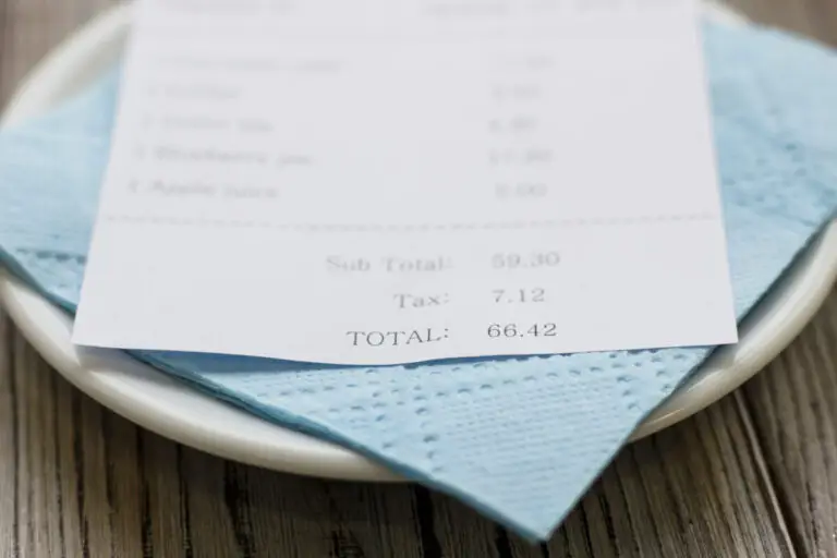 Ce riști când reclami mâncarea la restaurant, în vacanță