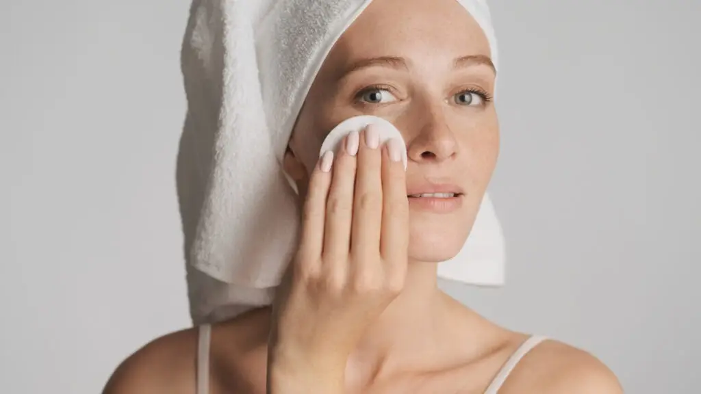 Dubla curățare: moft sau pas esențial pentru ten? - wellness